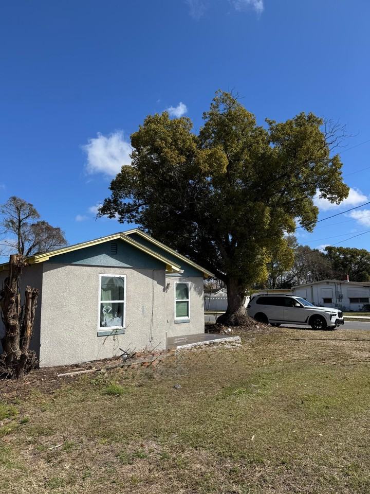 701 23rd Street - Photo 3 of 25