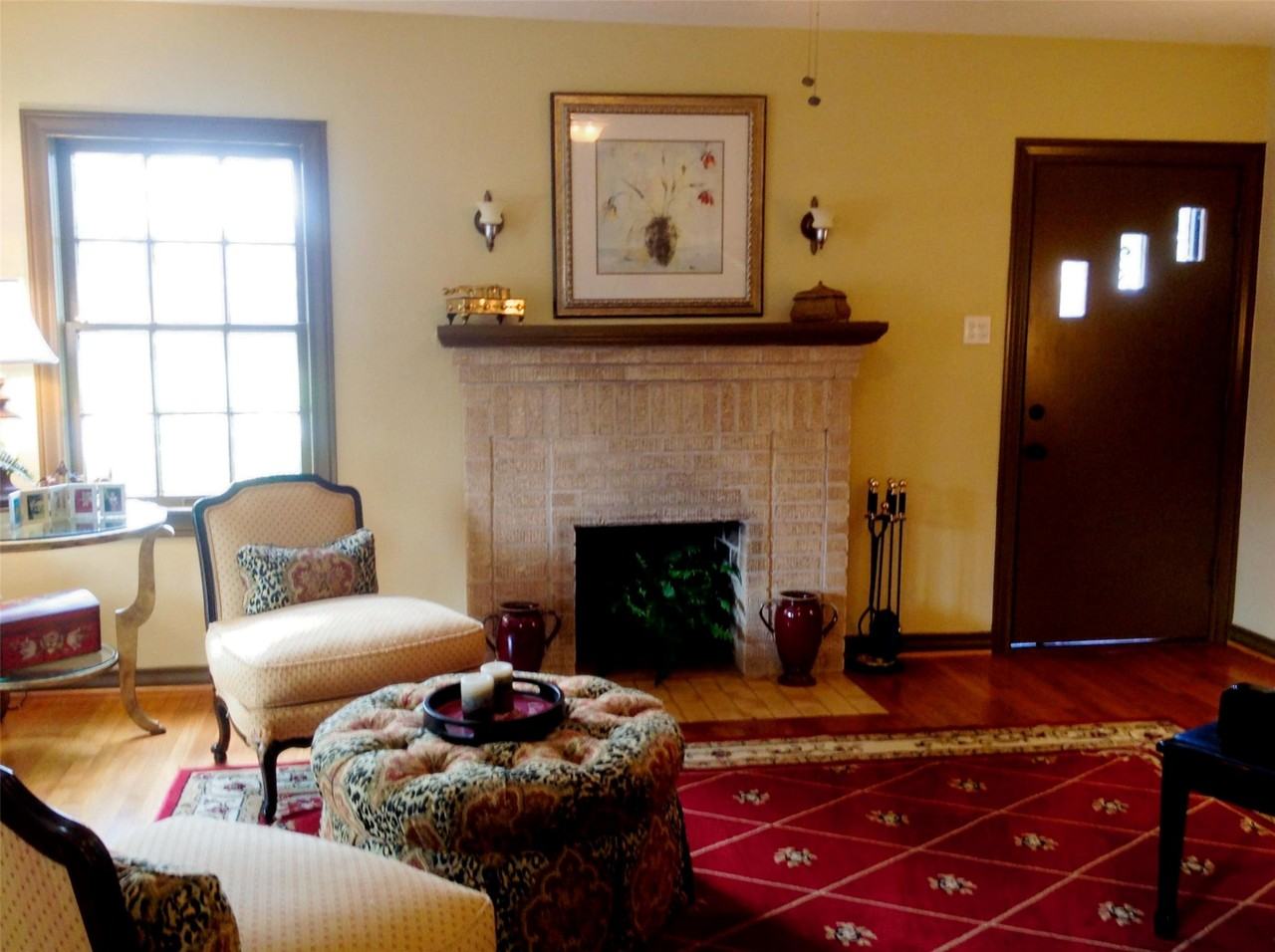 704 Sue St #704 - Photo 3 of 24