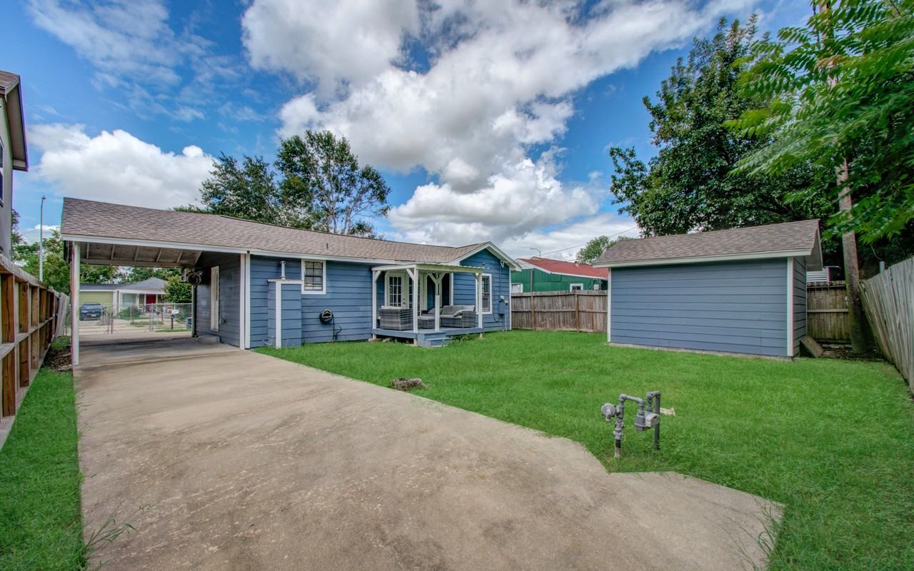 3330 Kelton St #3330 - Photo 2 of 33