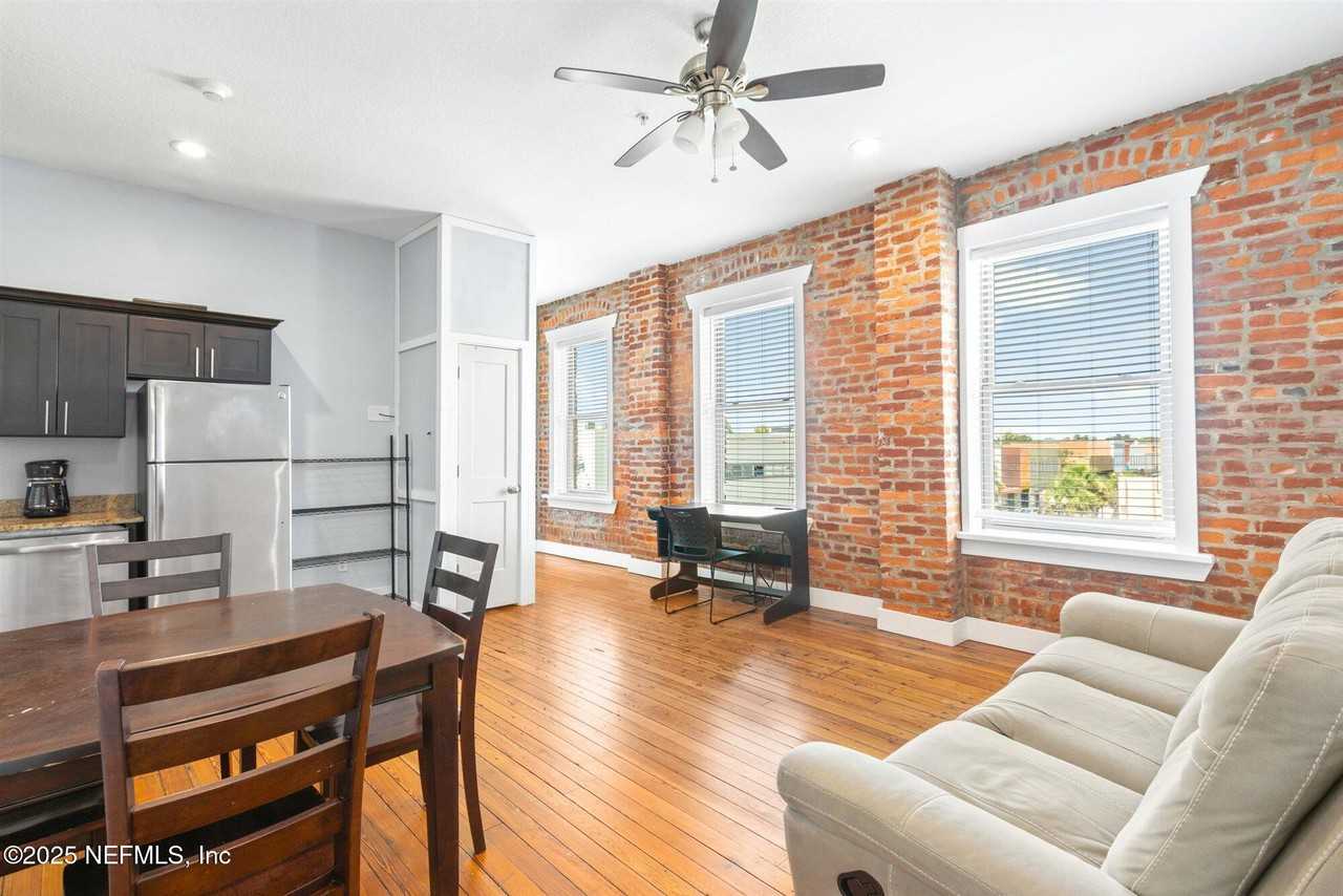 105 N 2nd St #105 - Photo 3 of 43