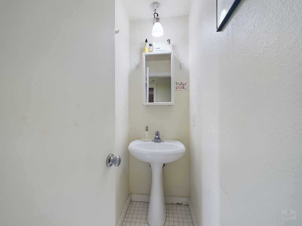 915 Keith Ln #915-103 - Photo 4 of 17