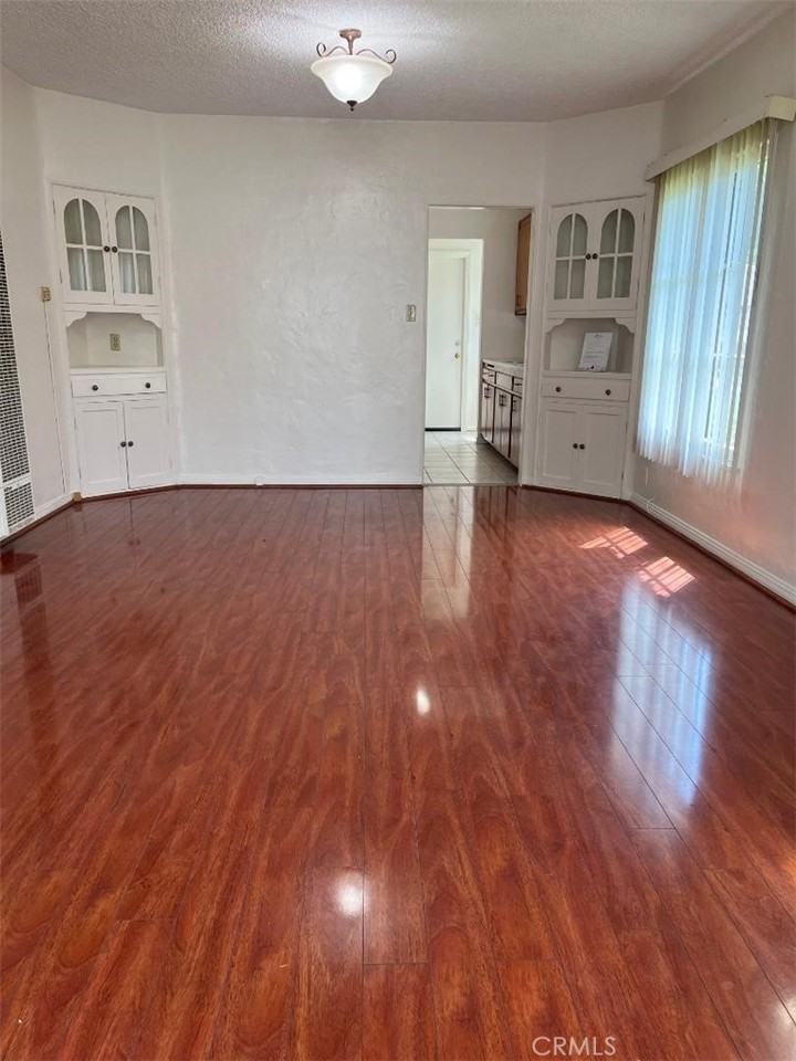 600 E Maple St #600 - Photo 2 of 6