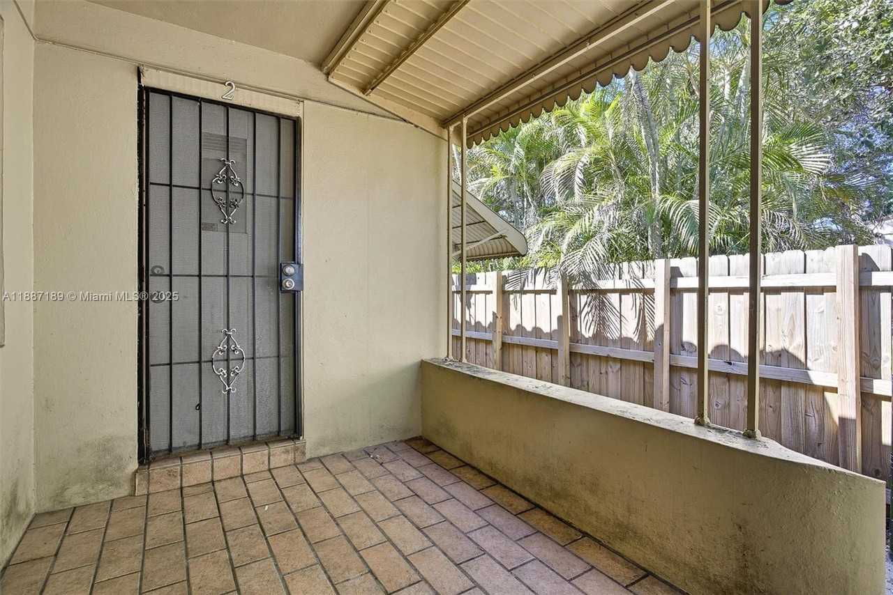 1718 Pierce St #1718-2 - Photo 5 of 19