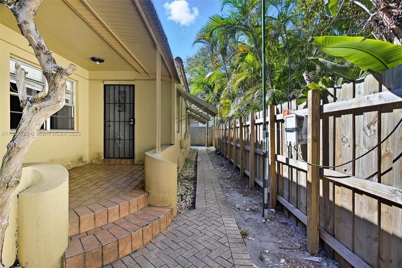 1718 Pierce St #1718-2 - Photo 6 of 19