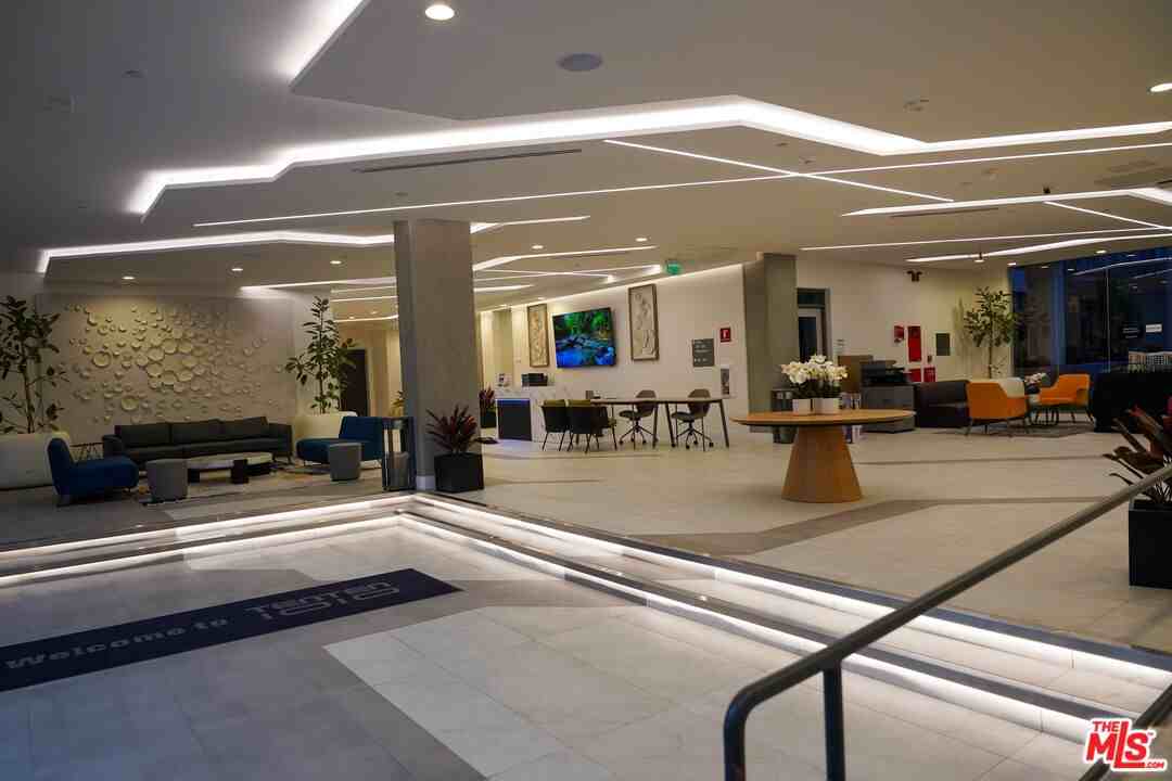 414 N Orange St #414-511 - Photo 4 of 18