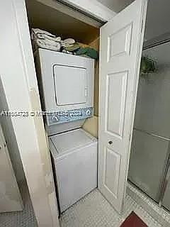 235 Lakeview Dr #235-201 - Photo 5 of 7