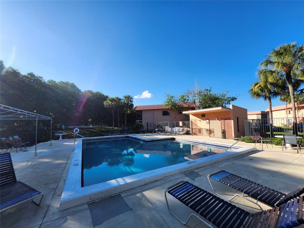 235 Lakeview Dr #235-201 - Photo 7 of 7