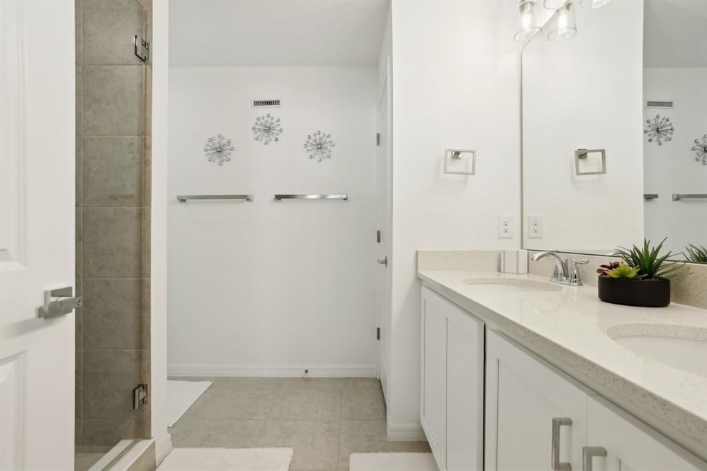 646 Longboat Dr #646 - Photo 2 of 41