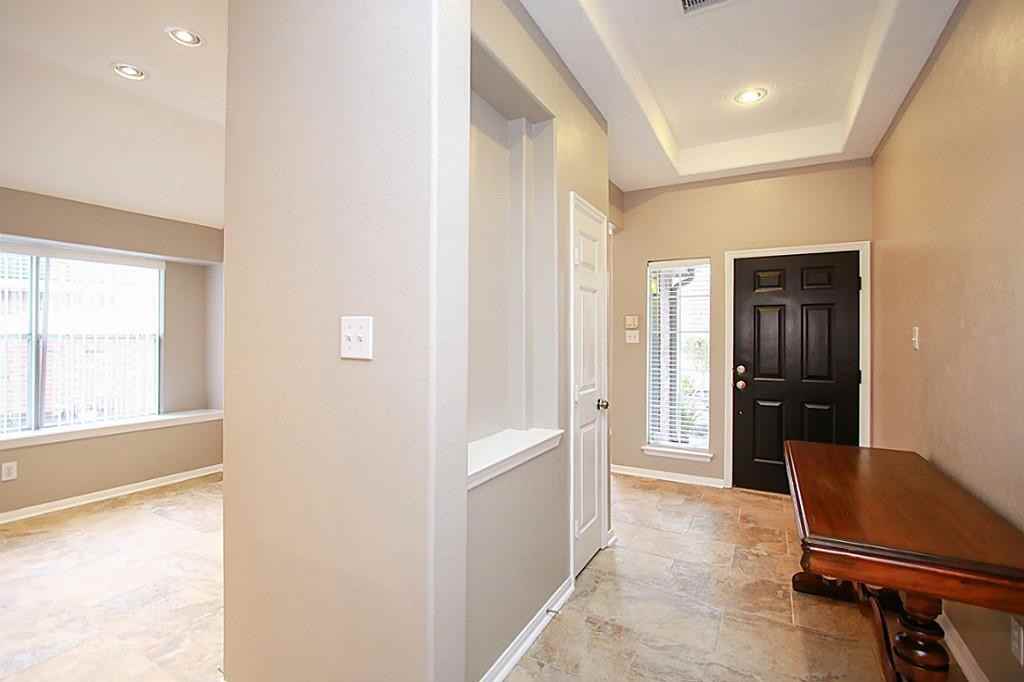 155 Avonlea Ct #155 - Photo 6 of 11