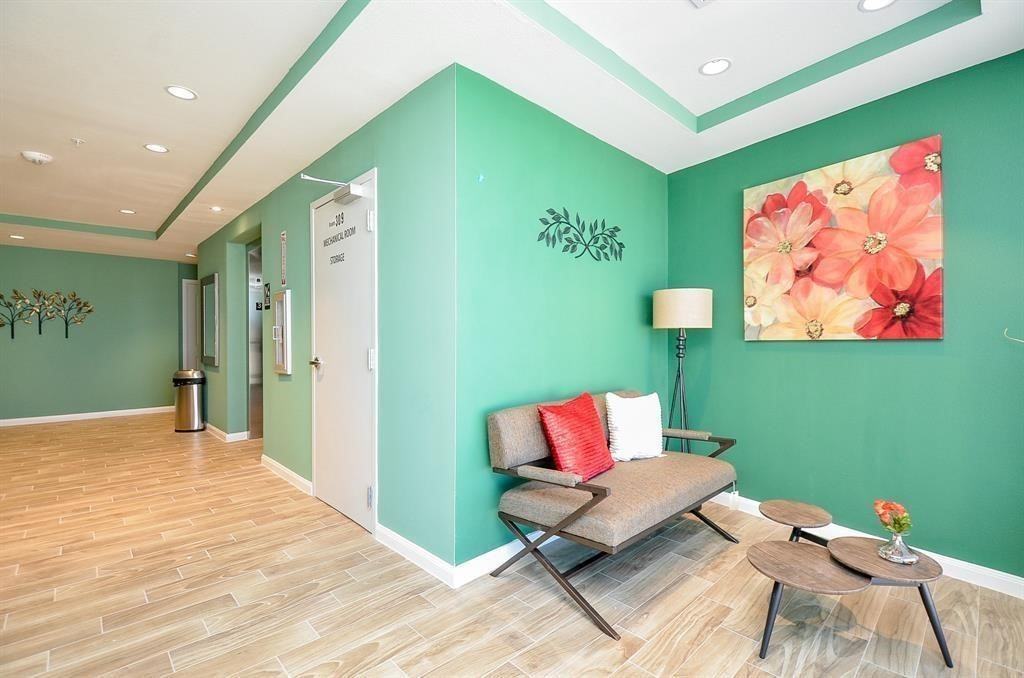 1207 Grand West Blvd #12071H - Photo 4 of 32