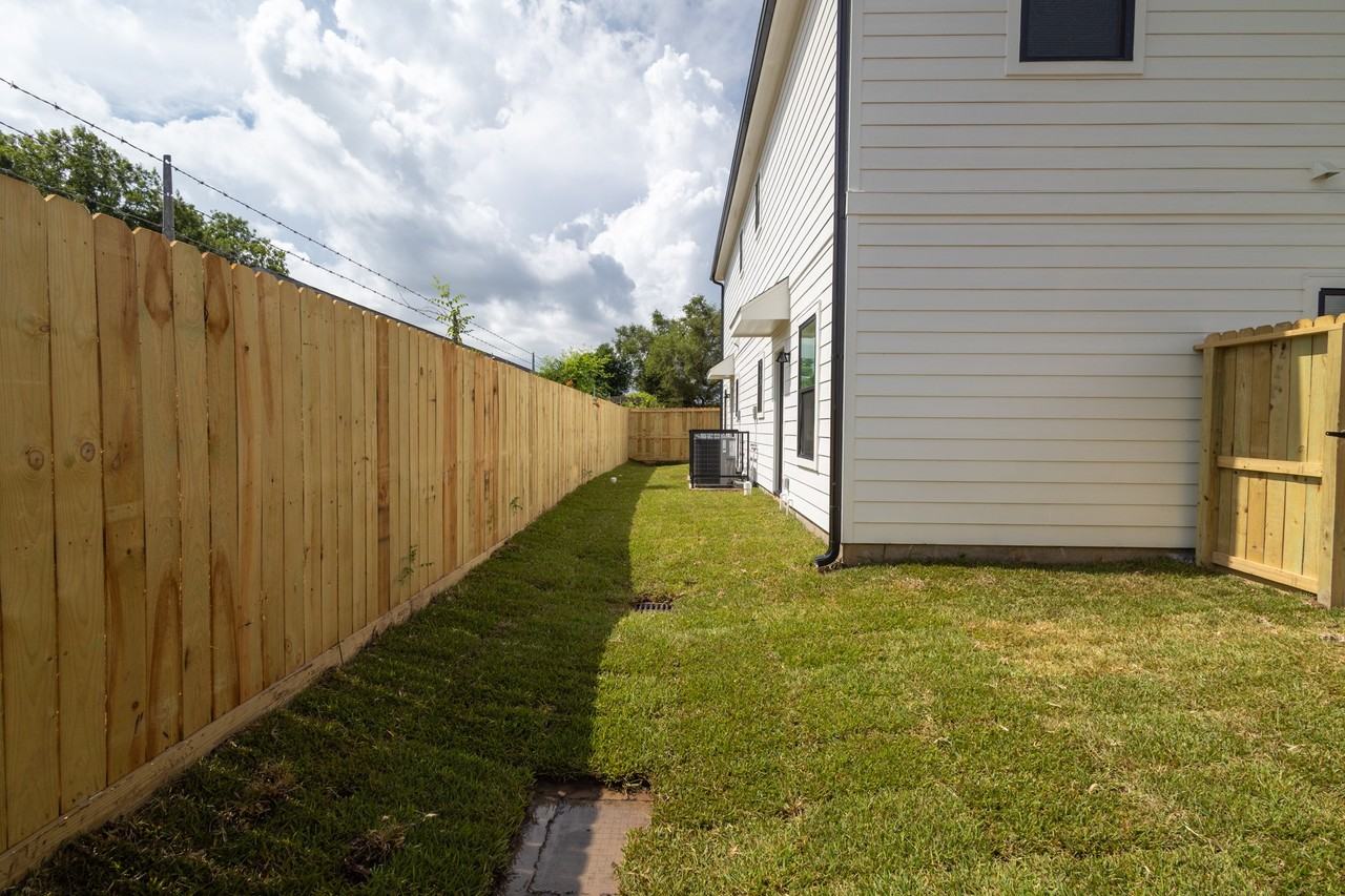 5036 Mallow St #5036B - Photo 5 of 36