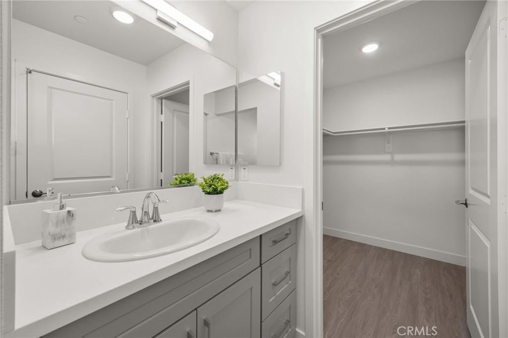 2109 N White Ave #2109A - Photo 2 of 28