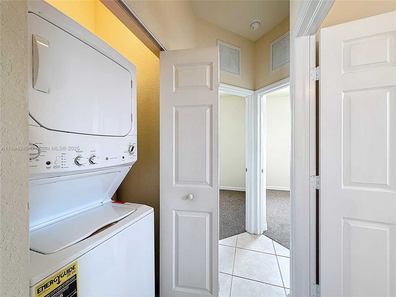 2935 Se 1st Dr #2935-21 - Photo 5 of 34