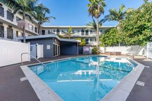 featured image of 835 W Rosecrans Ave