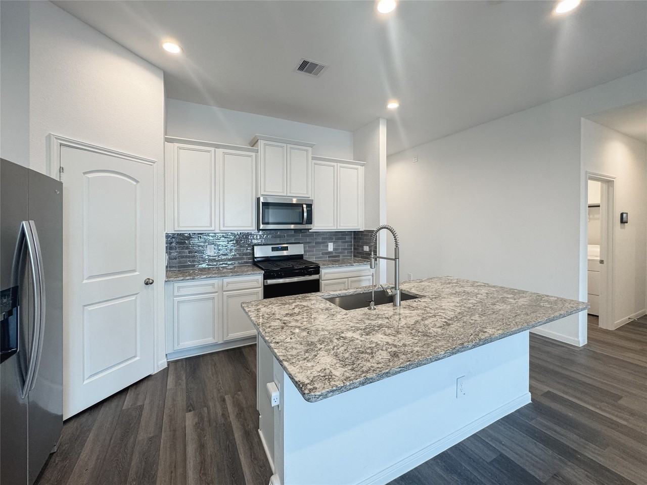 519 Newcomb Hollow Dr #519 - Photo 7 of 46