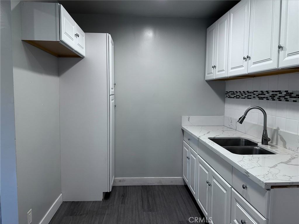 11724 S Vermont Ave #11724-7 - Photo 5 of 6