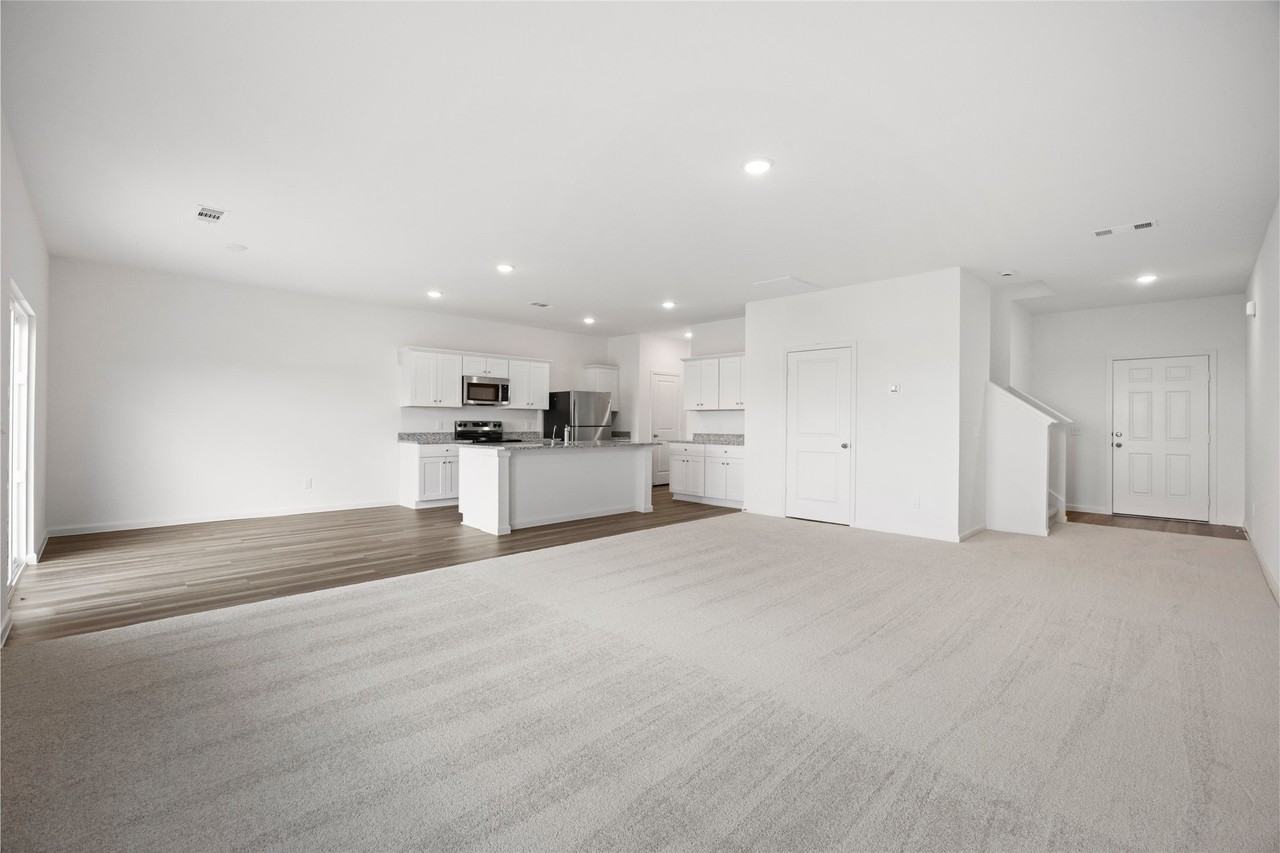 8203 Vacek Crossing Way #8203 - Photo 6 of 31