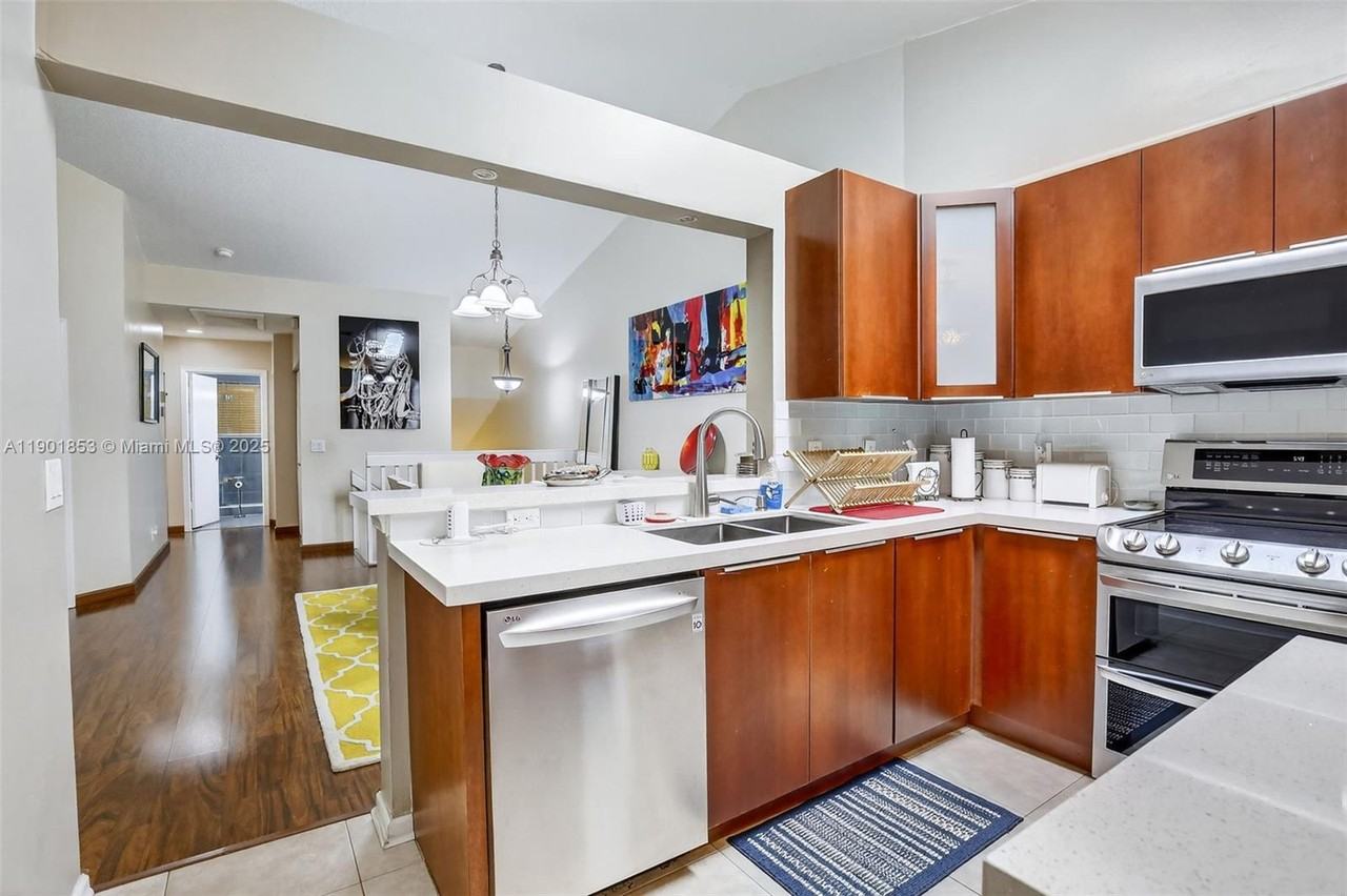 1002 Nw 105th Ave #1002D121 - Photo 4 of 45