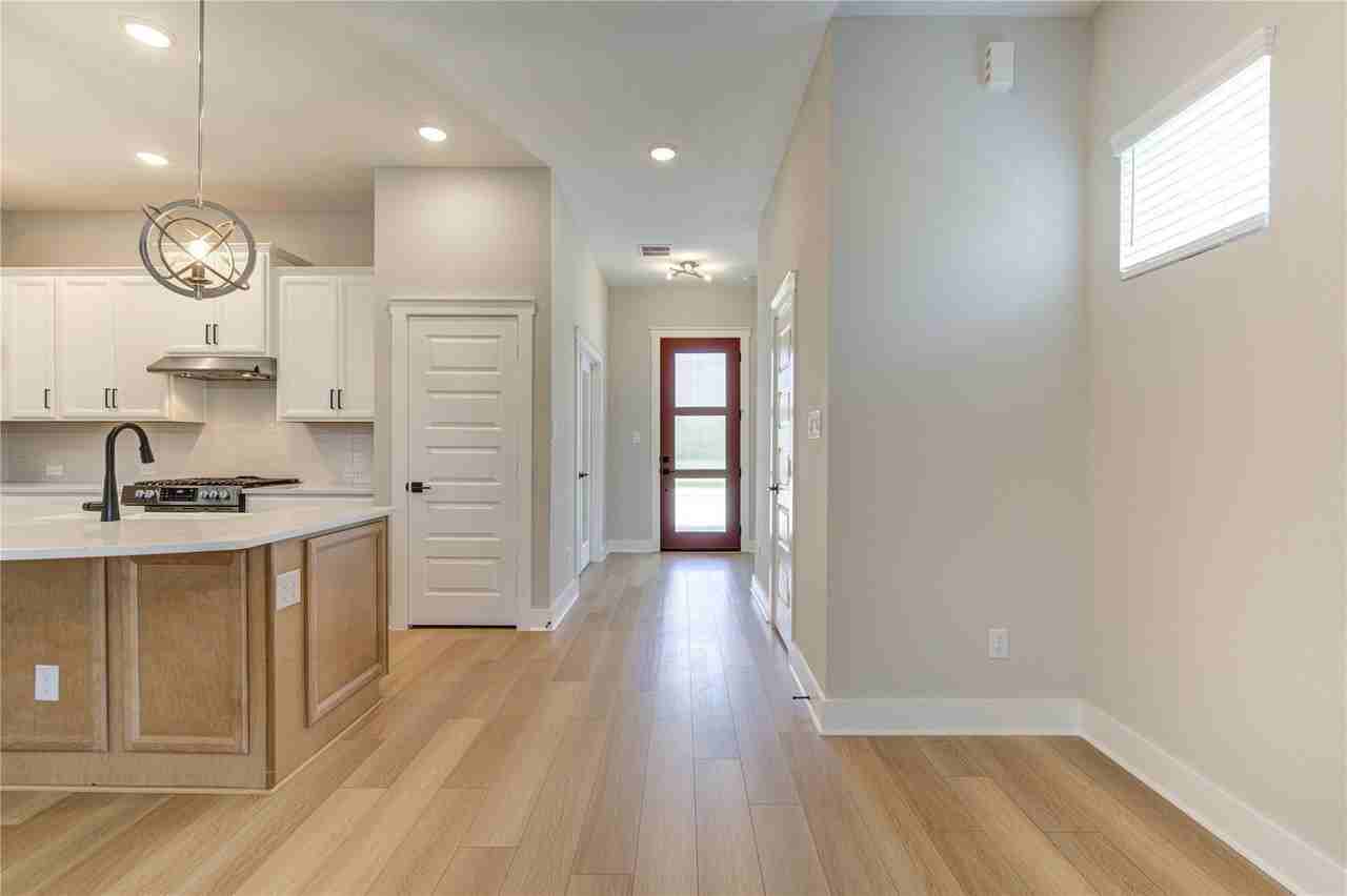 18515 Parkland Row Dr #18515 - Photo 4 of 34