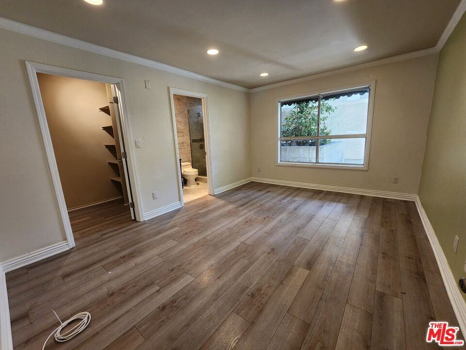 11230 Peach Grove St #11230-106 - Photo 5 of 22