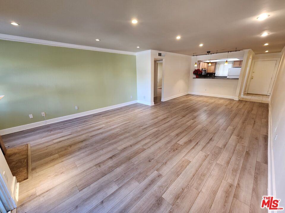 11230 Peach Grove St #11230-106 - Photo 7 of 22