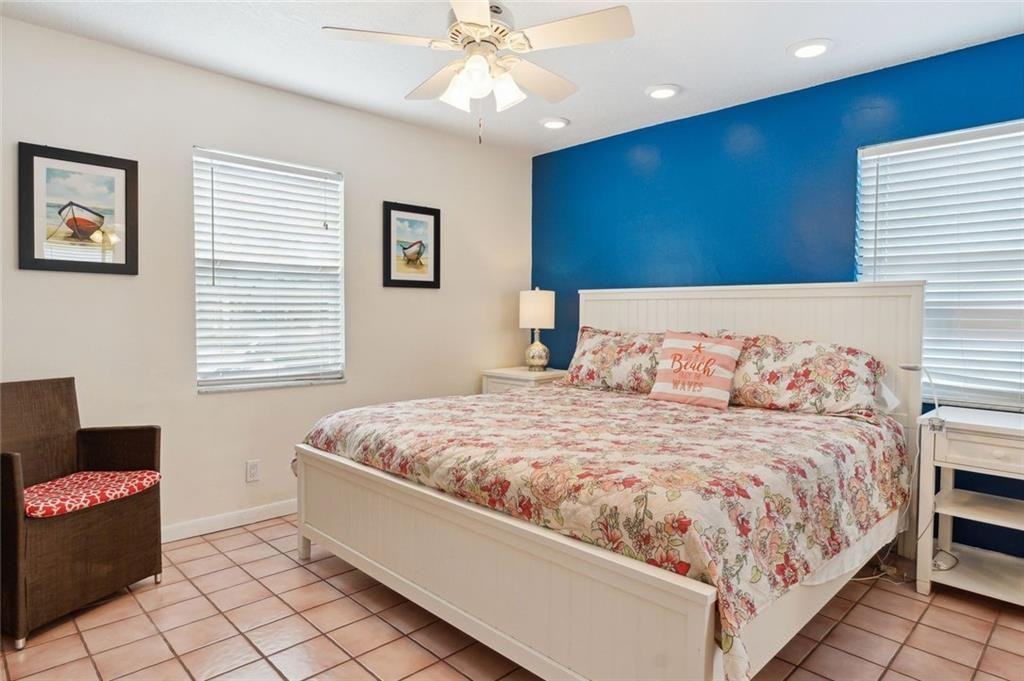 301 Van Buren St #301 - Photo 5 of 14