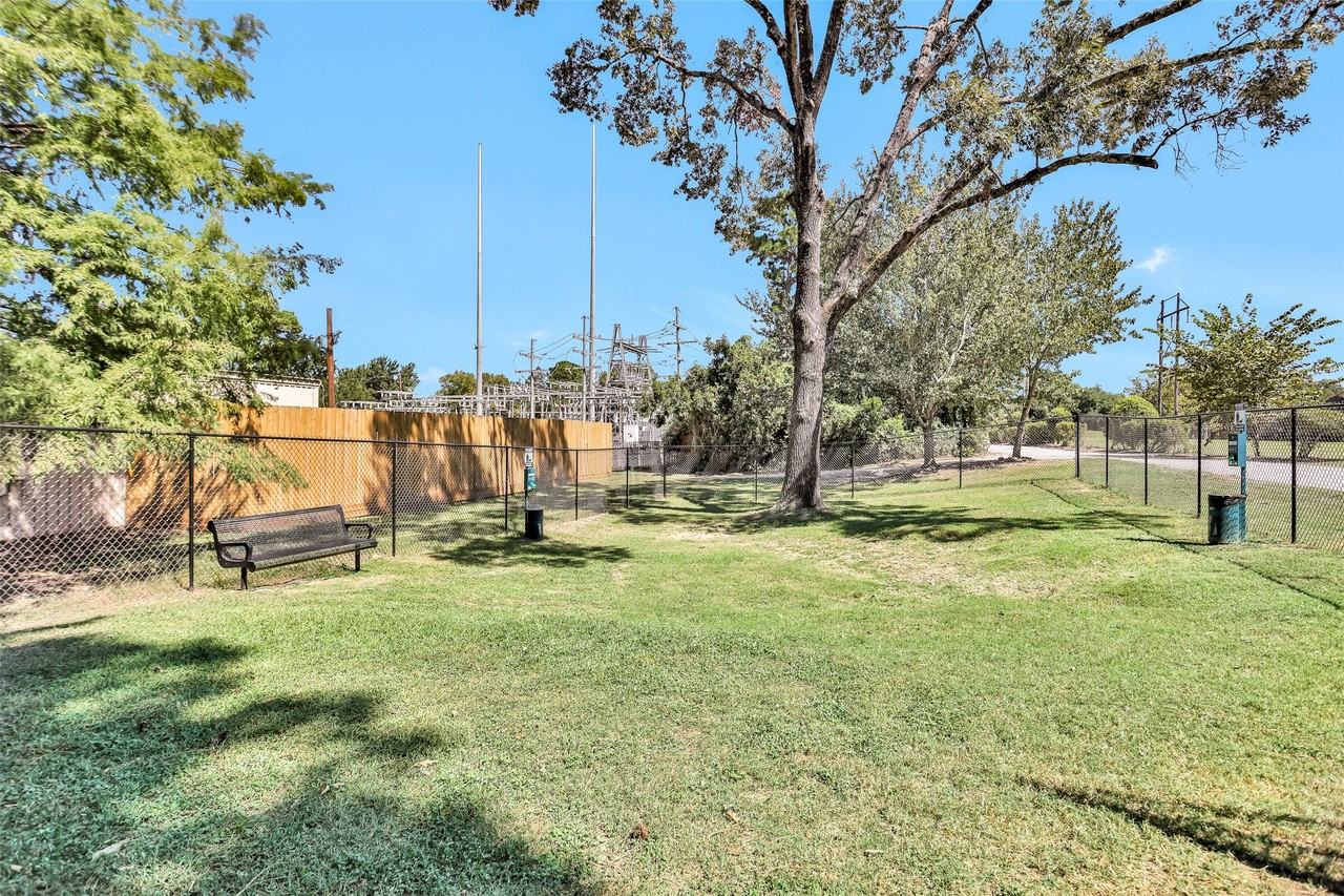 36 April Point Dr N #36 - Photo 4 of 36