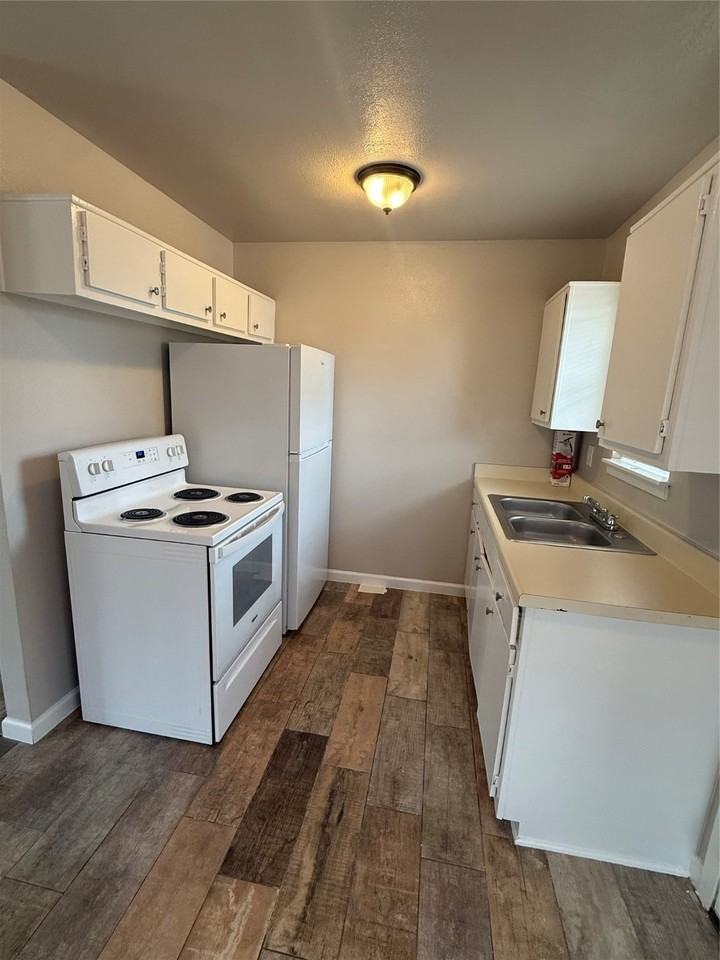 8713 Peachtree St #8713-1 - Photo 3 of 18