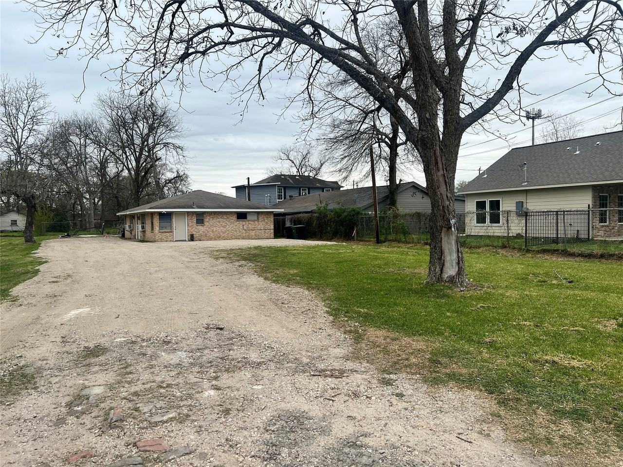 8713 Peachtree St #8713-1 - Photo 4 of 18