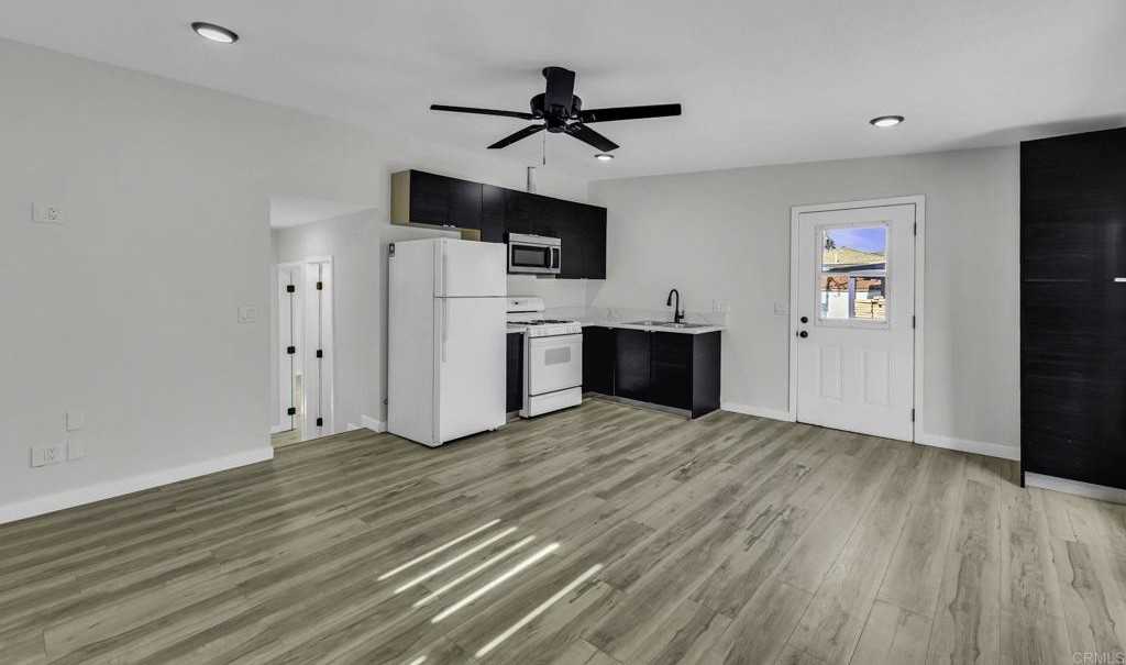 2029 E Ave #2029 - Photo 3 of 14