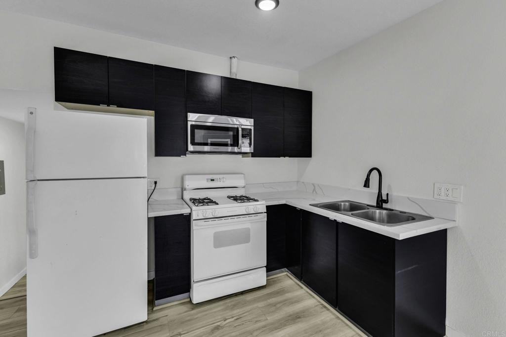 2029 E Ave #2029 - Photo 6 of 14