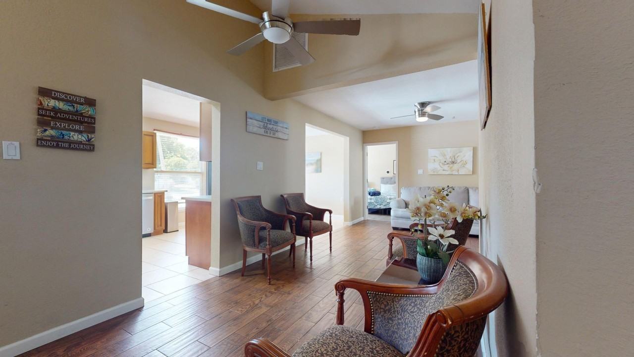 811 33rd Street Ct W - Photo 2 of 38