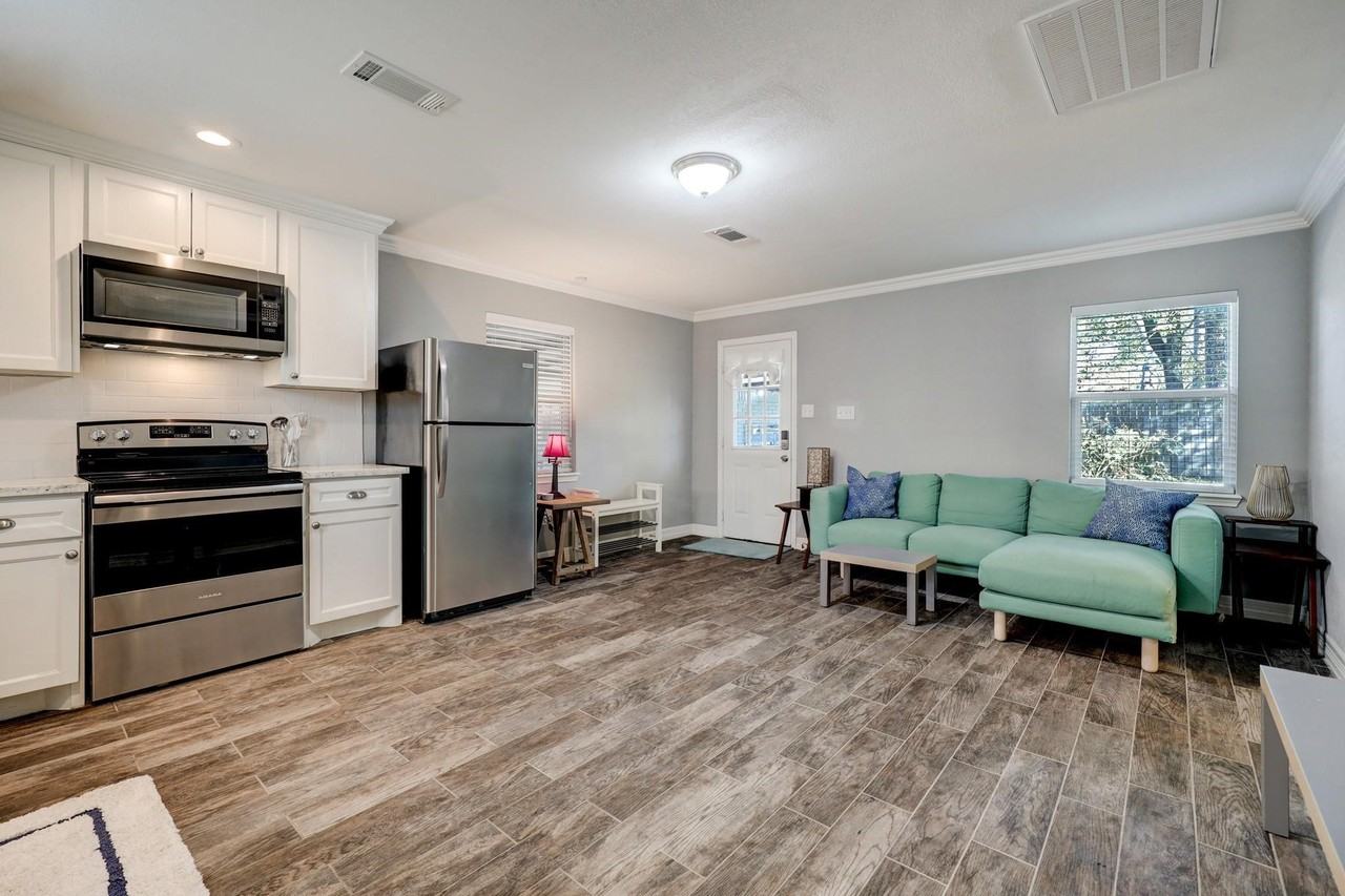 7206 Bayou Woods Dr #7206 - Photo 3 of 8