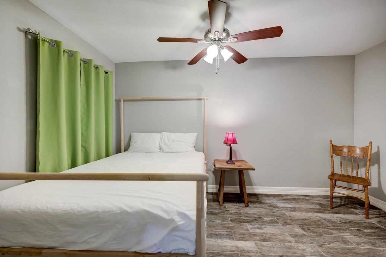 7206 Bayou Woods Dr #7206 - Photo 7 of 8