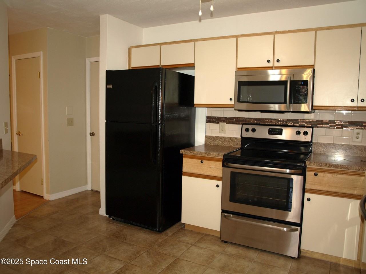 831 Greenwood Manor Cir #8318D - Photo 4 of 28