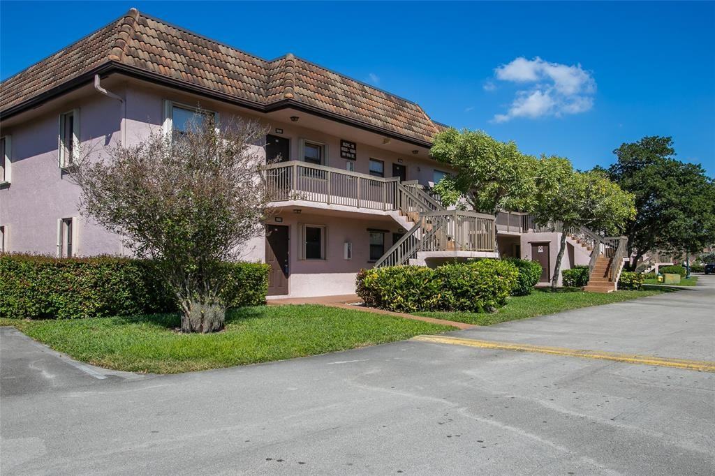 10557 Nw 10th St #10557-101 - Photo 4 of 19