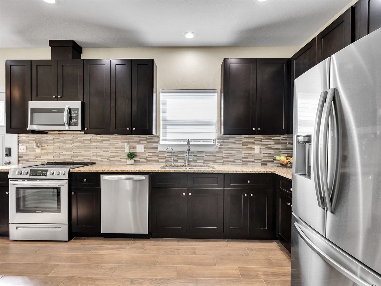 16984 W Juneau #16984 - Photo 3 of 36