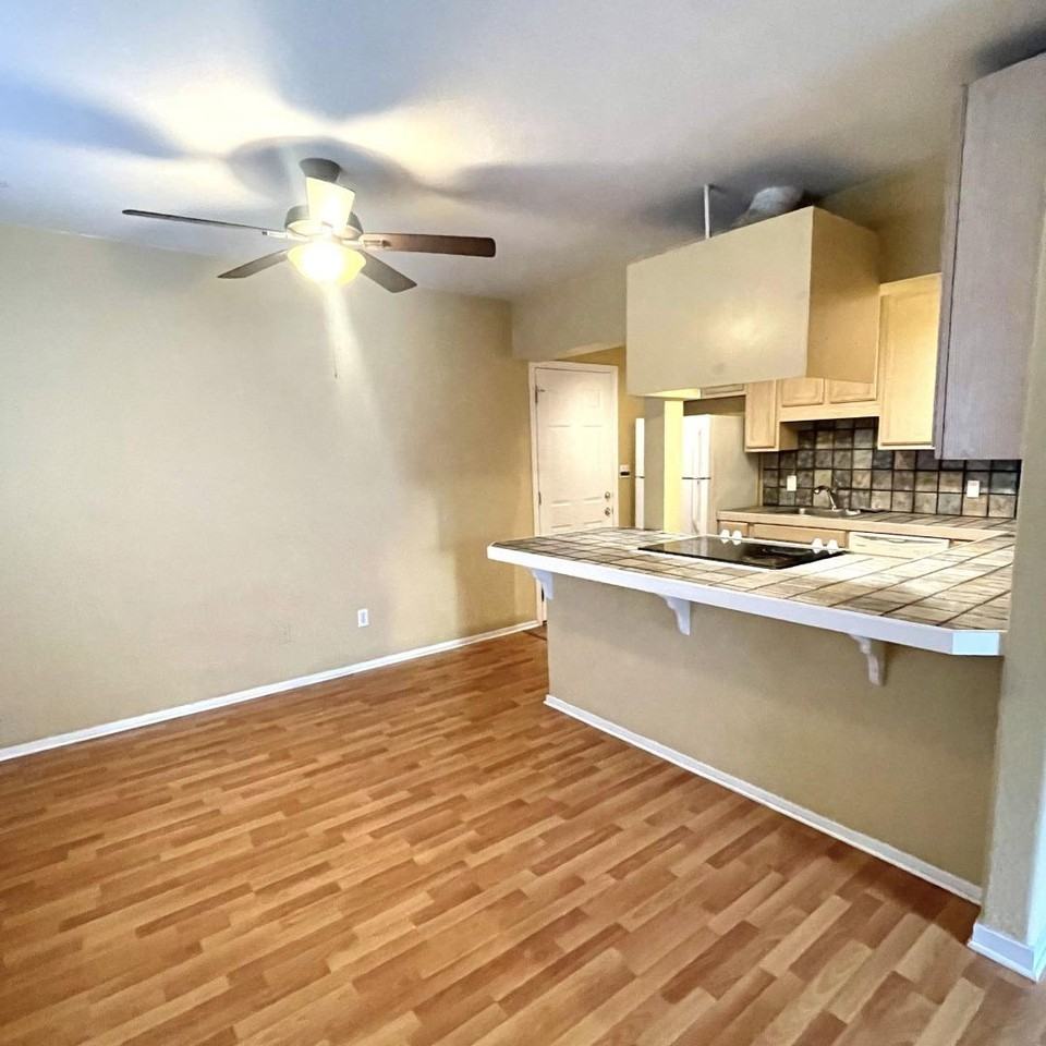 134 Cypress St #134 - Photo 3 of 8