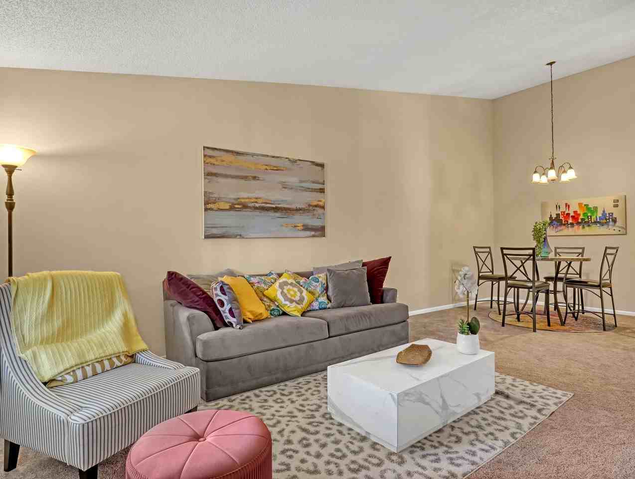 6552 Chasewood Dr #6552H - Photo 4 of 33