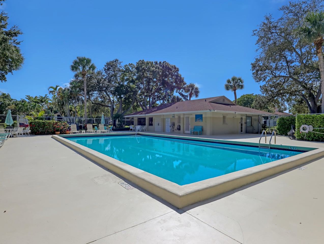 6552 Chasewood Dr #6552H - Photo 7 of 33