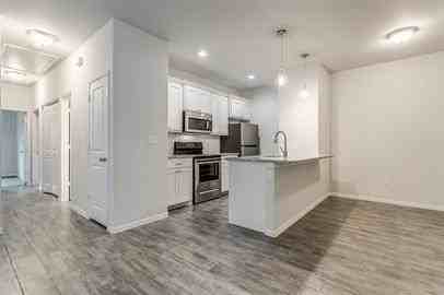 2407 N Hickory St #2407 - Photo 3 of 9