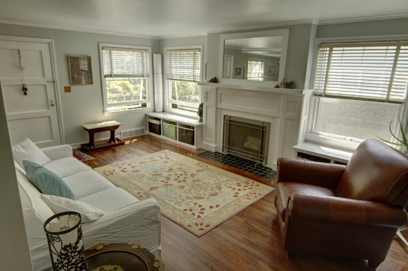 5417 48th Ave Sw - Photo 2 of 15