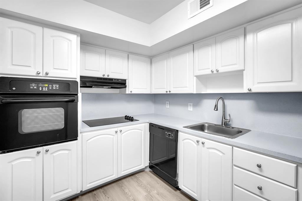 100 Kings Point Dr #100-1405 - Photo 2 of 24