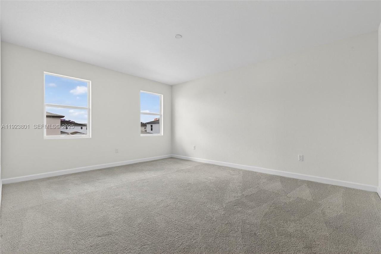 19431 Sw 340th St #19431 - Photo 4 of 48