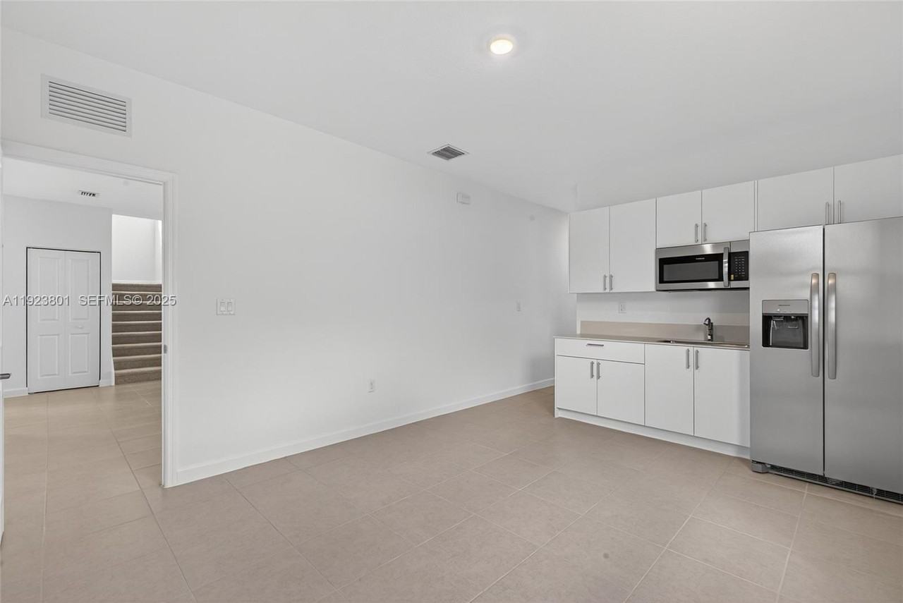 19431 Sw 340th St #19431 - Photo 5 of 48