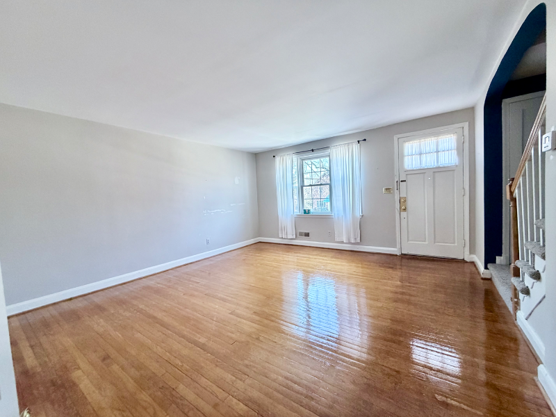 143 Stanmore Rd - Photo 2 of 17