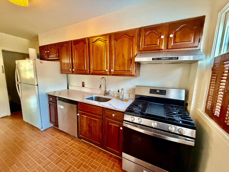 143 Stanmore Rd - Photo 5 of 17