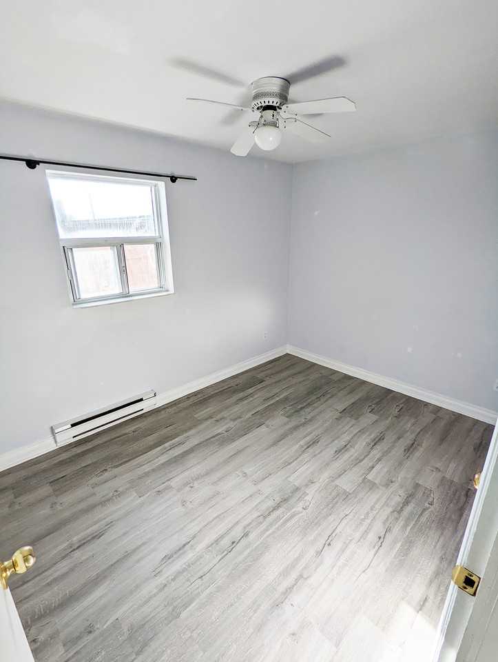 Saint Clair Avenue West #3 - Photo 4 of 8