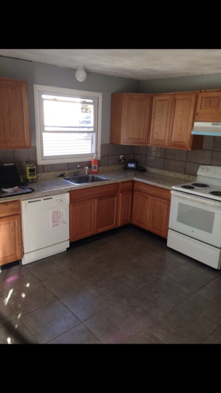 230 Roosevelt St - Photo 2 of 9