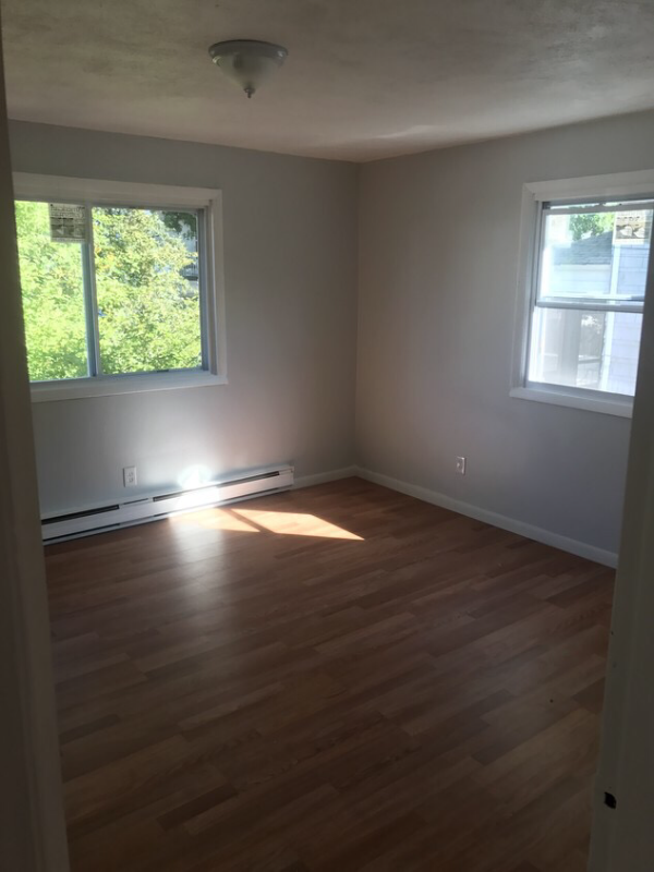 230 Roosevelt St - Photo 4 of 9